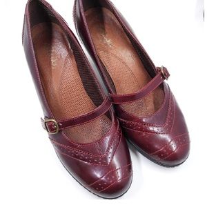 Clark’s adorable red heels